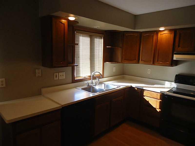 4285 West Reece Lane Columbus, IN 47201 - Photo 7 of 16 Gallery Image 7