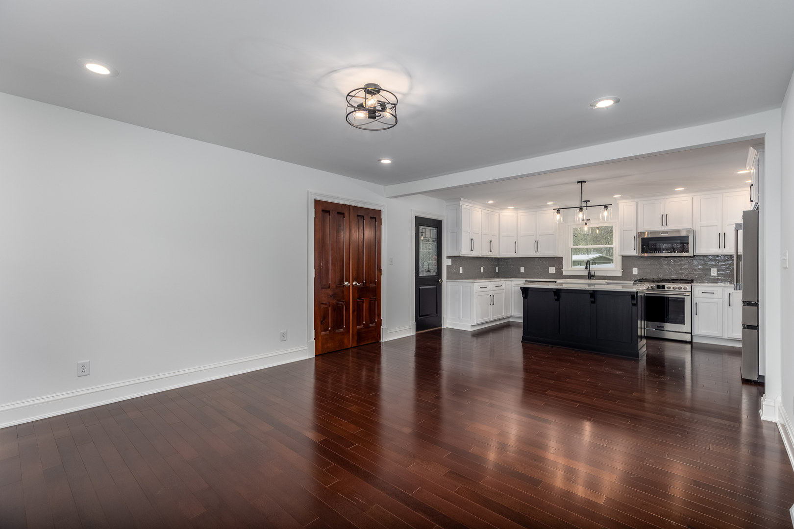 2501 East 1658th Road Ottawa, IL 61350 - Photo 8 of 41 Gallery Image 8