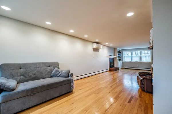 $699,900 | 112 Craigie Street, Portland, ME 04102