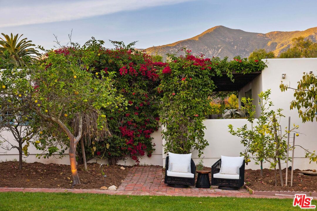 549 Hot Springs Road Santa Barbara, CA 93108 - Photo 6 of 28 Gallery Image 6