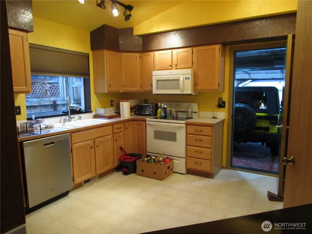 $2,495 | 5309 Ivy Hill Lane Southeast, Lacey, WA 98513