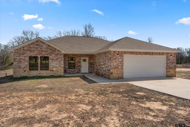 $264,900 | 201 South Quille Avenue, Mount Pleasant, TX 75455