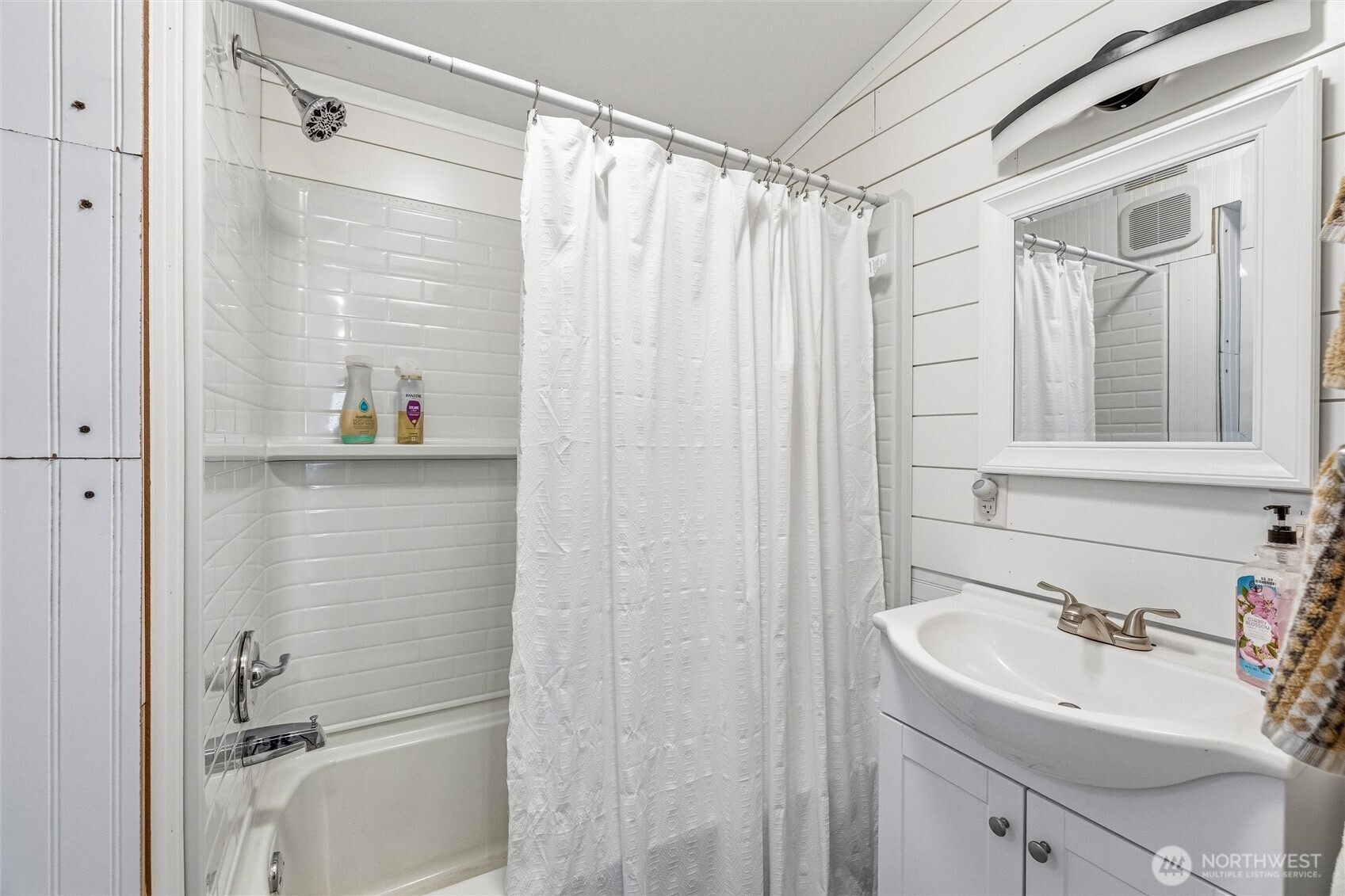 2366 Yew Street Road Bellingham, WA 98229 - Photo 26 of 39 Gallery Image 26