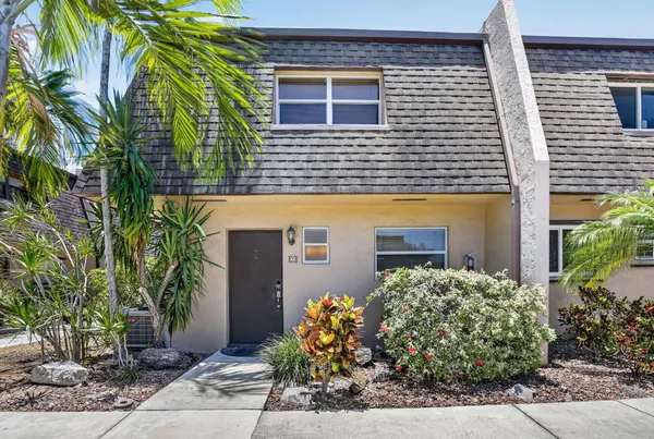 $2,990 | 2520 Van Buren Street, Unit 4, Hollywood, FL 33020