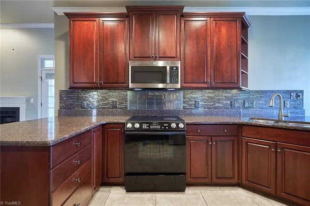 $419,900 | 4411 Hunter Oaks Court, High Point, NC 27265