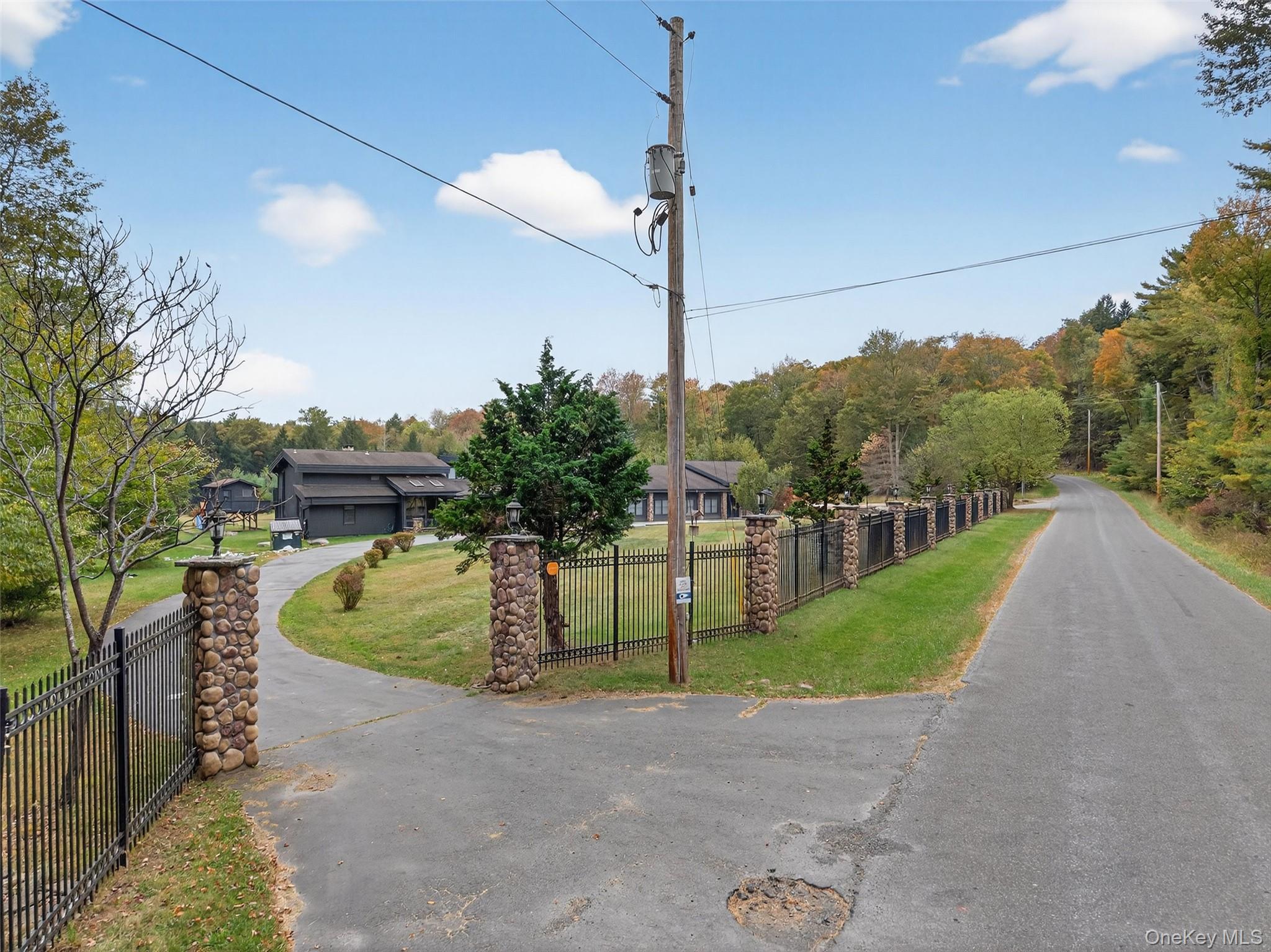 399 Gregory Road Monticello, NY 12701 - Photo 4 of 48