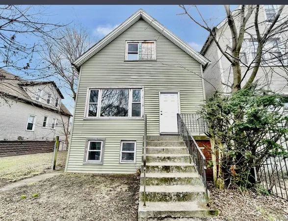 $2,450 | 2955 East 80th Place, Chicago, IL 60617