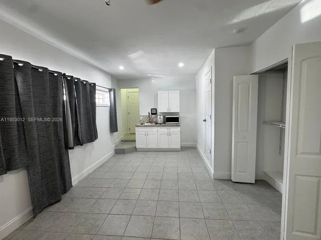 $1,450 | 10710 Southwest 141st Avenue, Unit 2, Miami, FL 33186