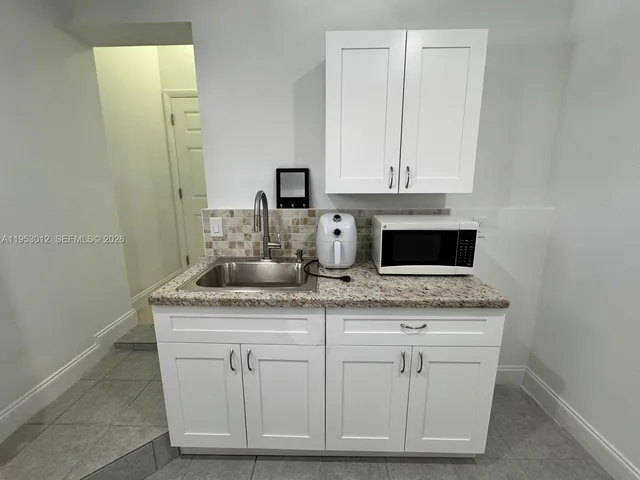 $1,450 | 10710 Southwest 141st Avenue, Unit 2, Miami, FL 33186