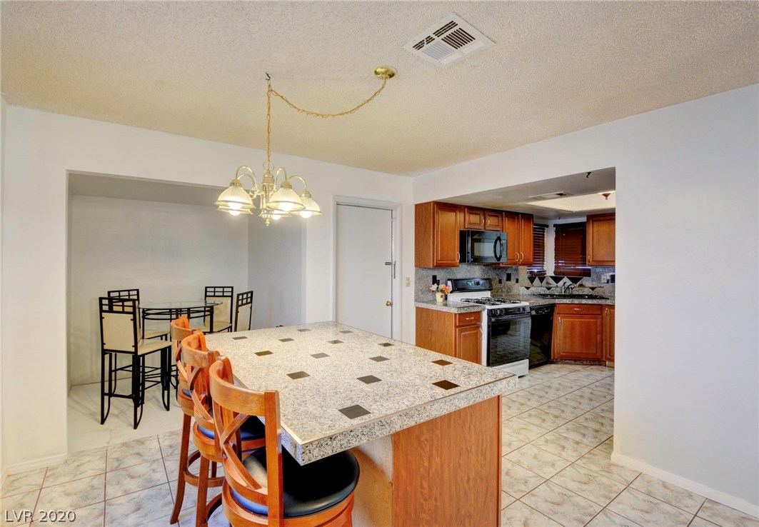 3751 Lincoln Road Las Vegas, NV 89115 - Photo 15 of 39 Gallery Image 15