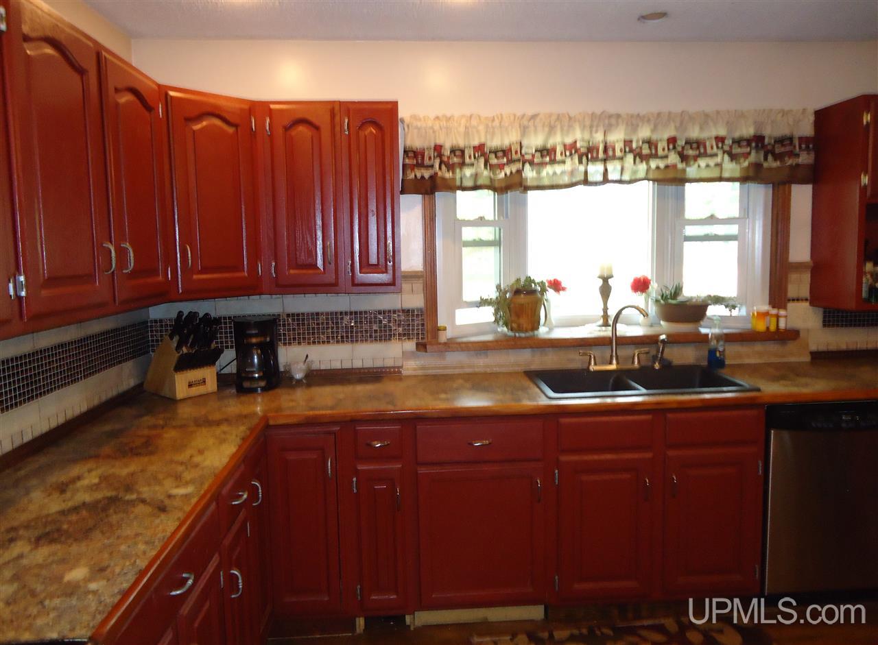 6762 N Road Escanaba, MI 49829 - Photo 7 of 25
