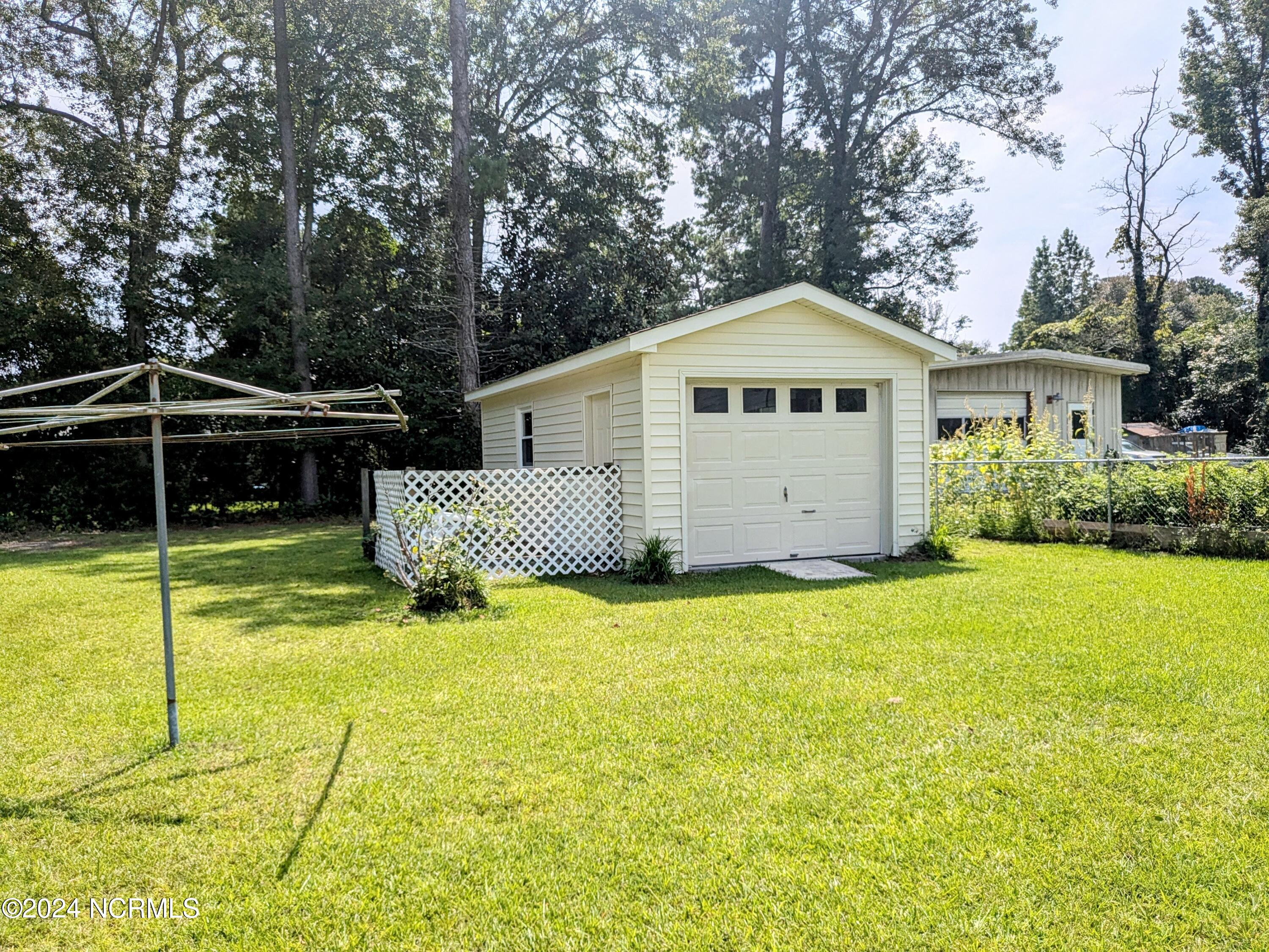 1202 Cherry Lane New Bern, NC 28562 - Photo 39 of 49 IMG_20240822_161845697-EDIT