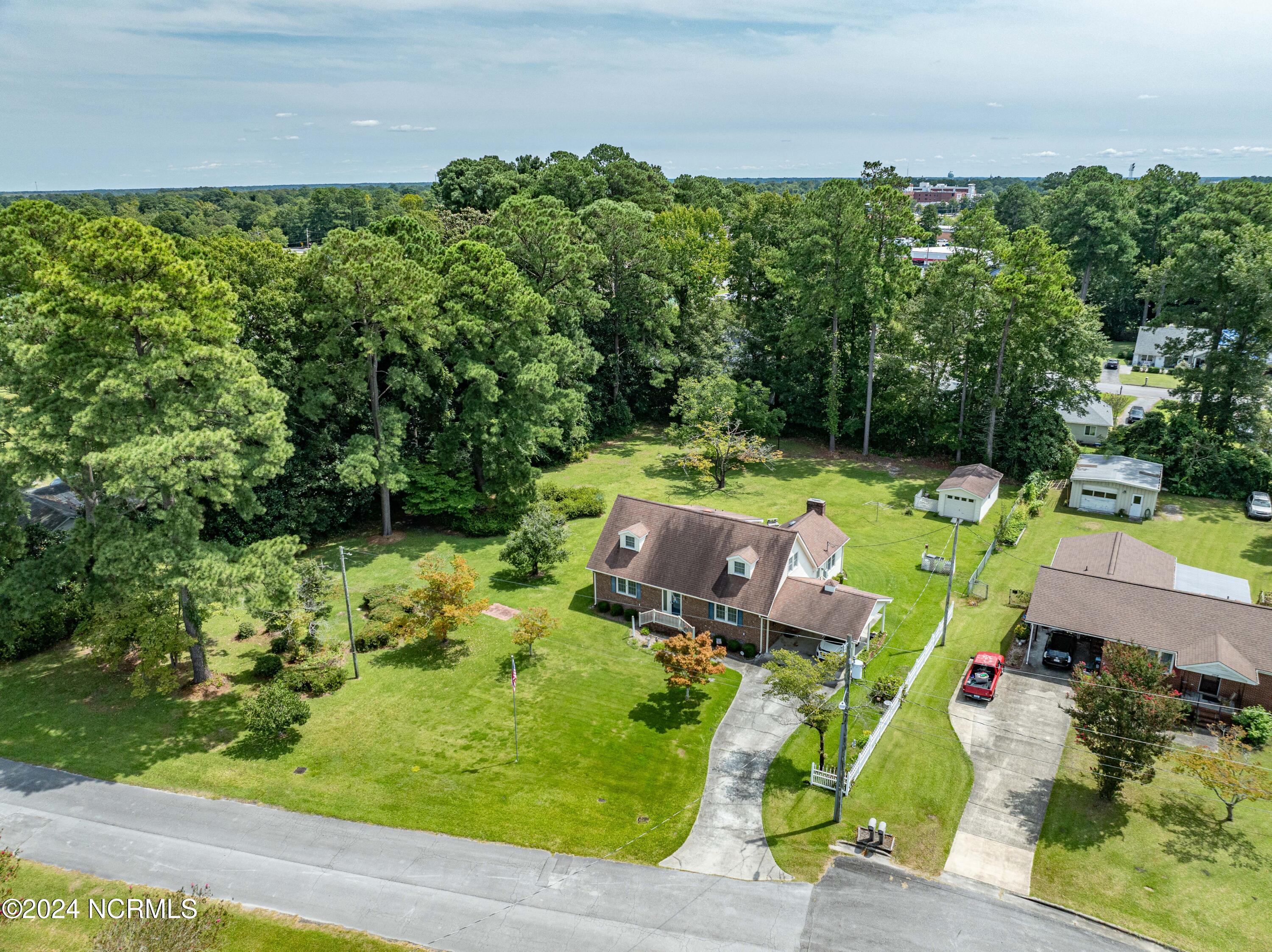 1202 Cherry Lane New Bern, NC 28562 - Photo 4 of 49 DJI_0297