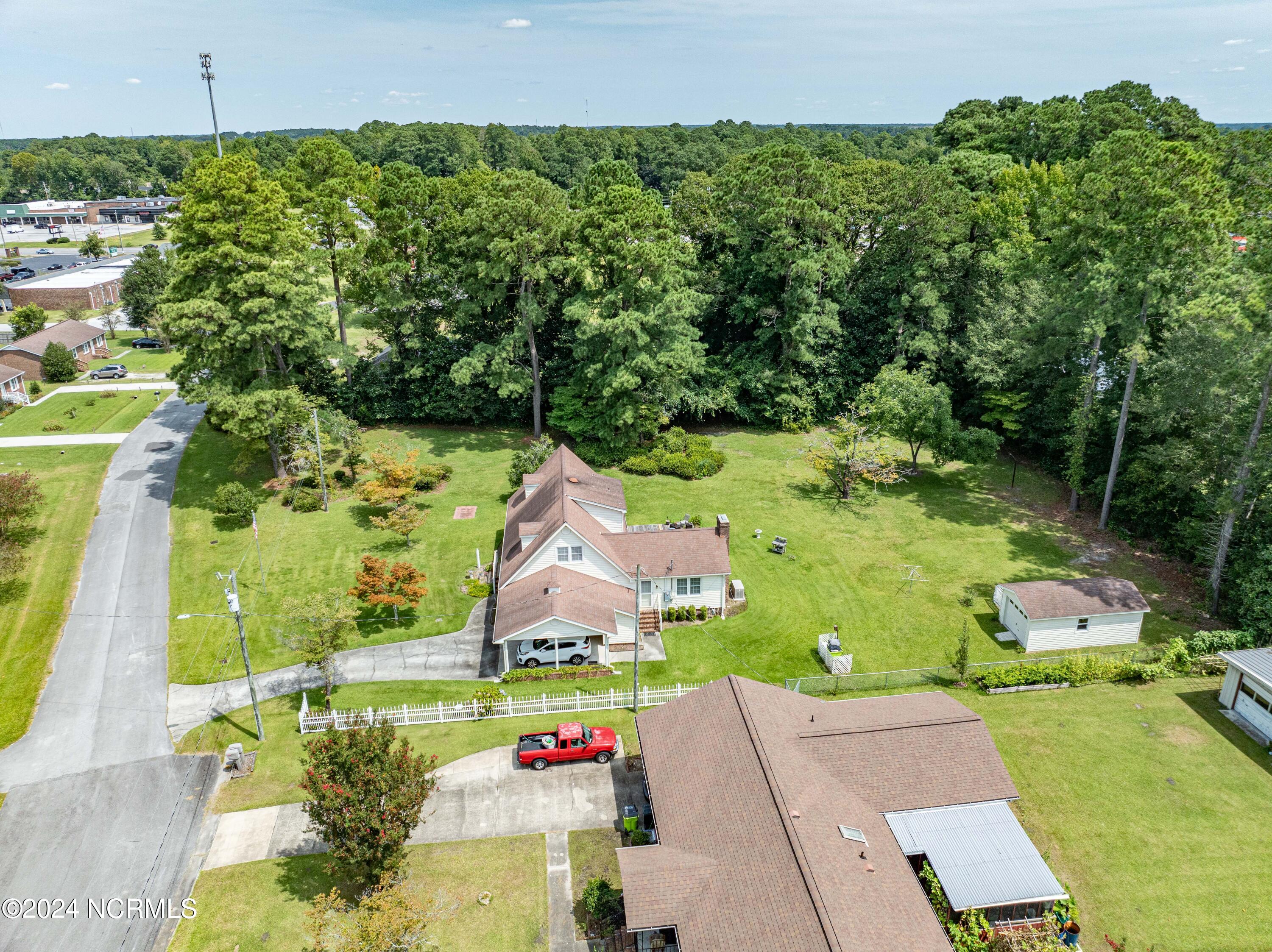 1202 Cherry Lane New Bern, NC 28562 - Photo 5 of 49 DJI_0298