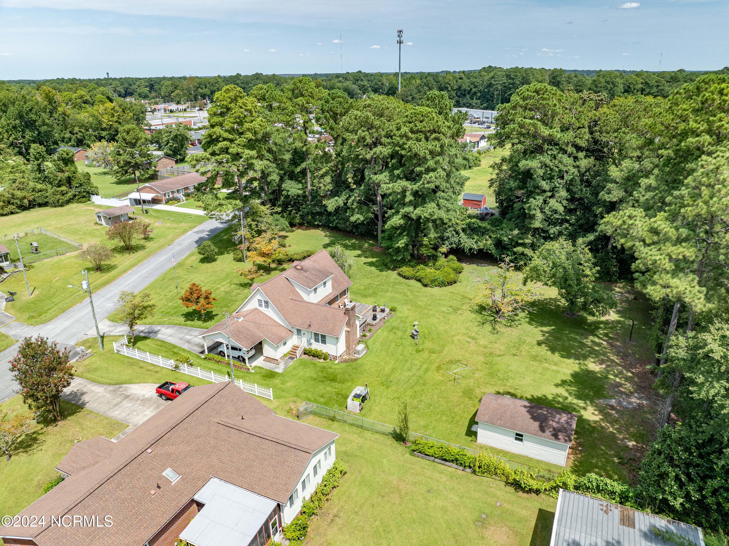 1202 Cherry Lane New Bern, NC 28562 - Photo 6 of 49 DJI_0299