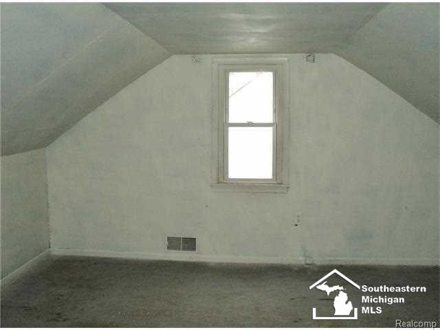 12061 Telegraph Road Carleton, MI 48117 - Photo 13 of 14 20459976-12.JPG