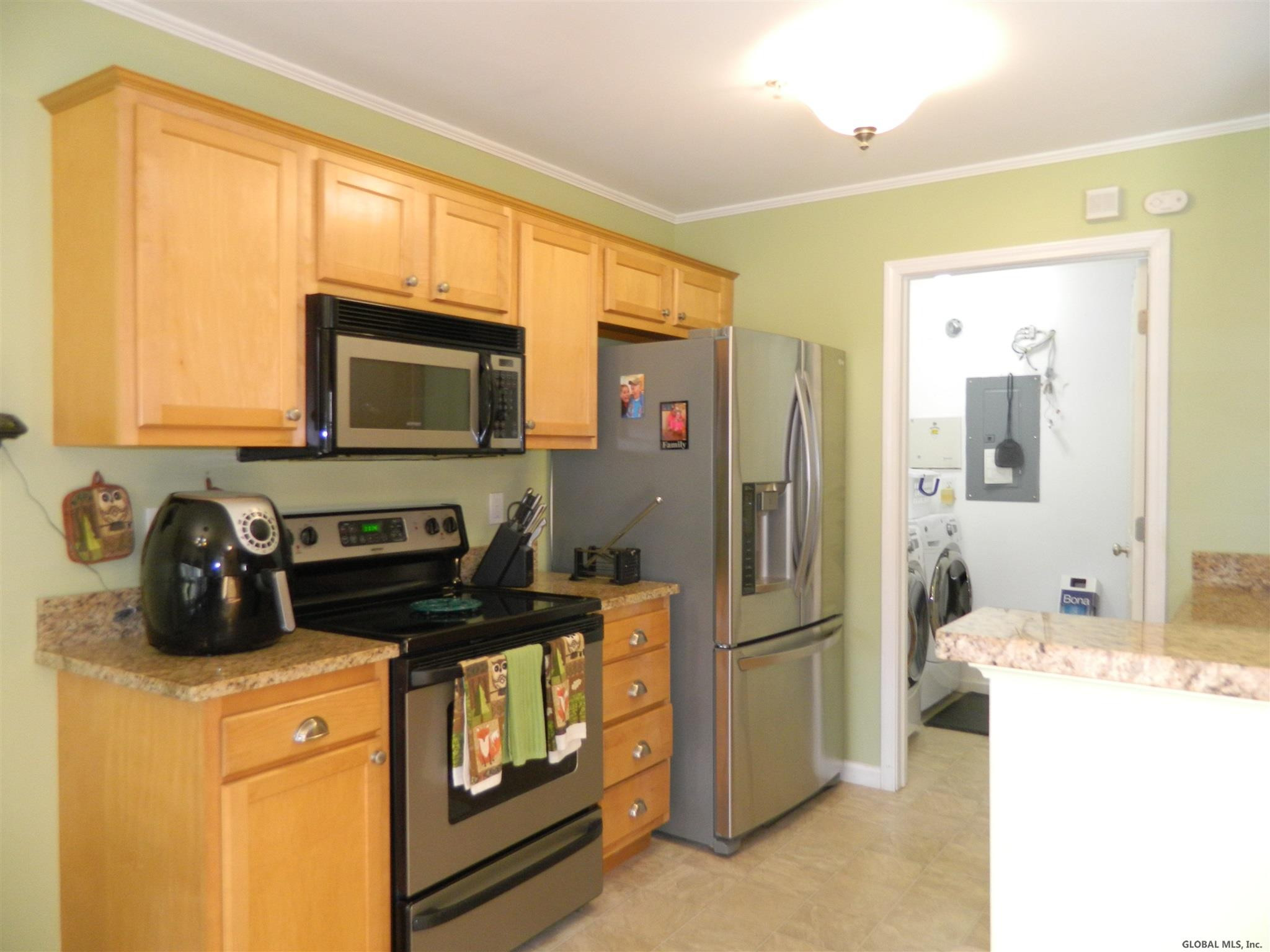 502 Cedar Rensselaer, NY 12144 - Photo 6 of 23 Photo 6