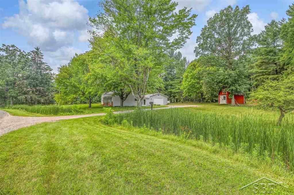 1346 West Pine River Road Breckenridge, MI 48615 - Photo 2 of 44 50049210-1.JPG