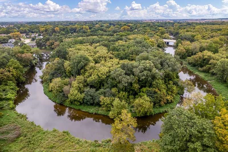 2541 East Ridge Road Beloit, WI 53511 - Photo 11 of 39