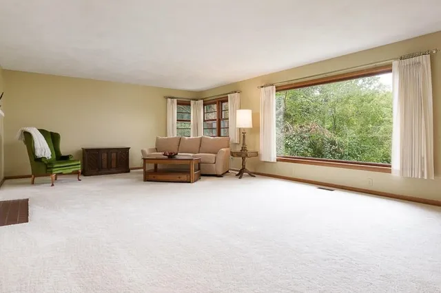 $364,900 | 2541 East Ridge Road, Beloit, WI 53511