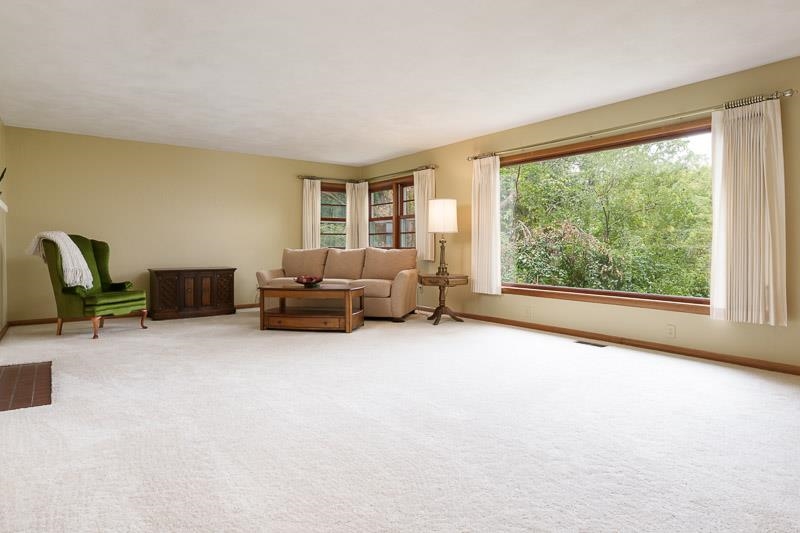 2541 East Ridge Road Beloit, WI 53511 - Photo 13 of 39