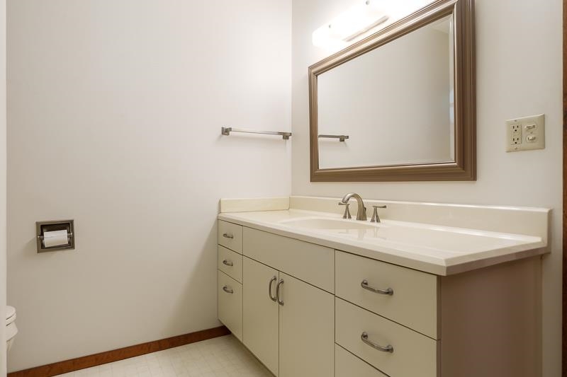 2541 East Ridge Road Beloit, WI 53511 - Photo 32 of 39