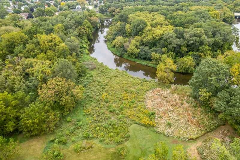 2541 East Ridge Road Beloit, WI 53511 - Photo 9 of 39