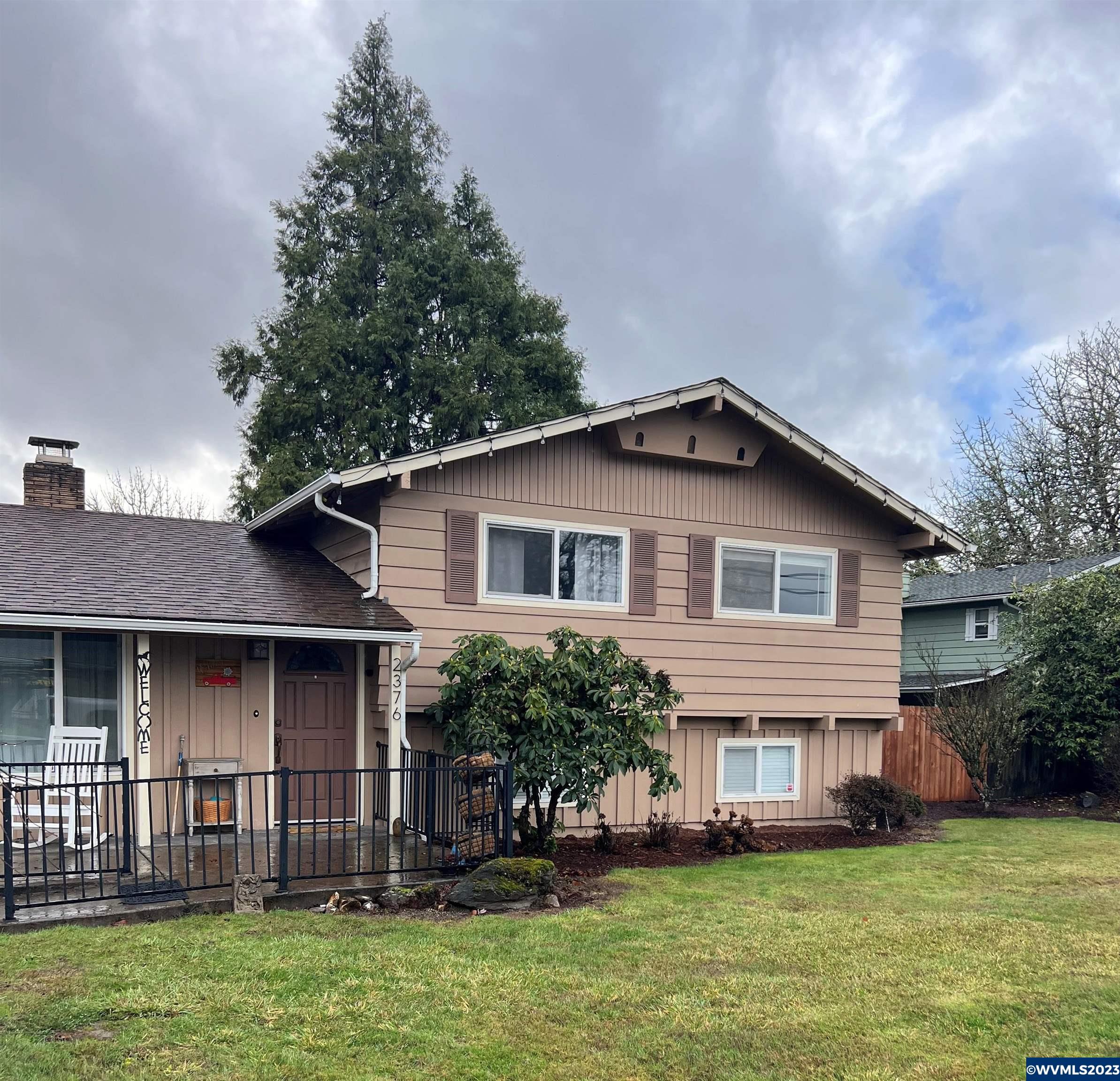 2376 Applegate Street Philomath, OR 97370 - Photo 2 of 32