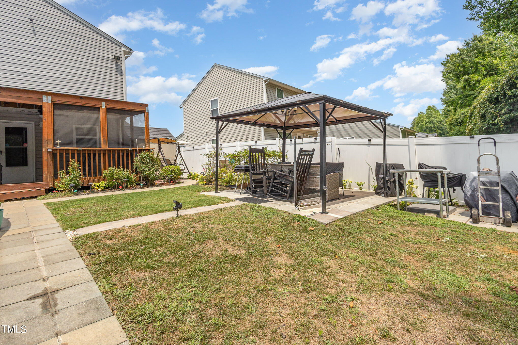 4712 Queen Pierrette Street Raleigh, NC 27610 - Photo 23 of 26 027_r6ii1125-edit