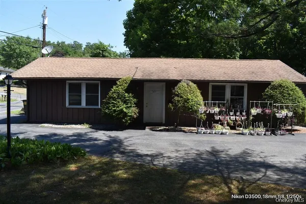 $1,300 | 571 South Street, Highland, NY 12528