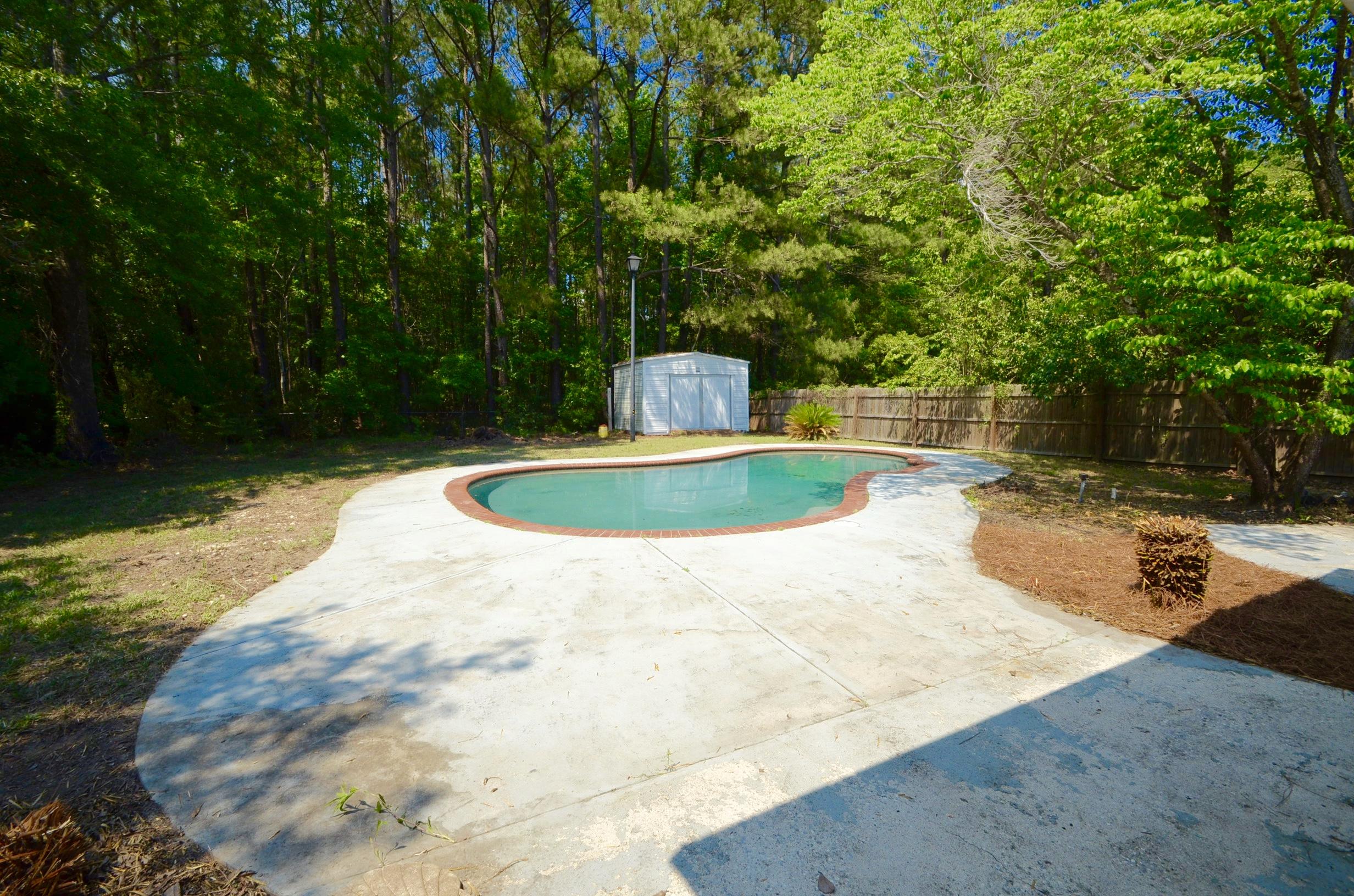 305 Read Street Moncks Corner, SC 29461 - Photo 4 of 21 DSC_0181
