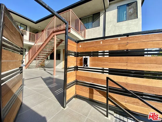 a view of an outdoor space