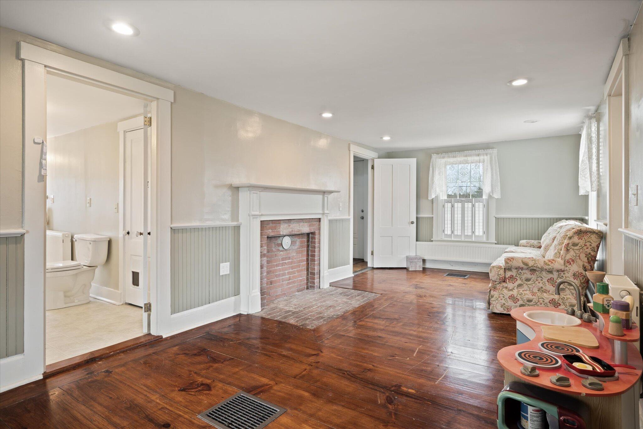 96 Weymouth Road Morrill, ME 04952 - Photo 27 of 62 21-Family Room