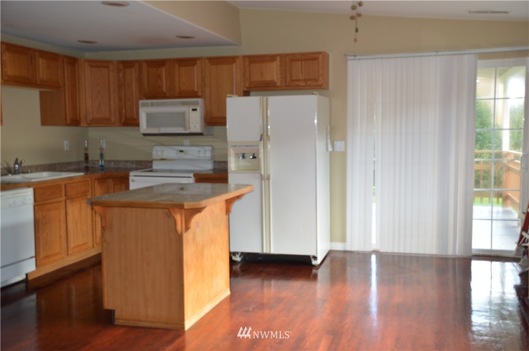 22705 9th Avenue Southeast Bothell, WA 98021 - Photo 4 of 22