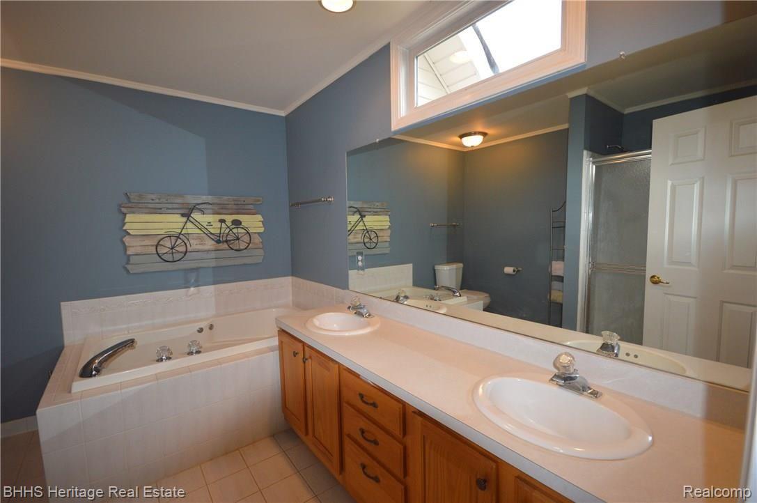 8569 Lee Road Brighton, MI 48116 - Photo 30 of 60 DSC_1019.JPG