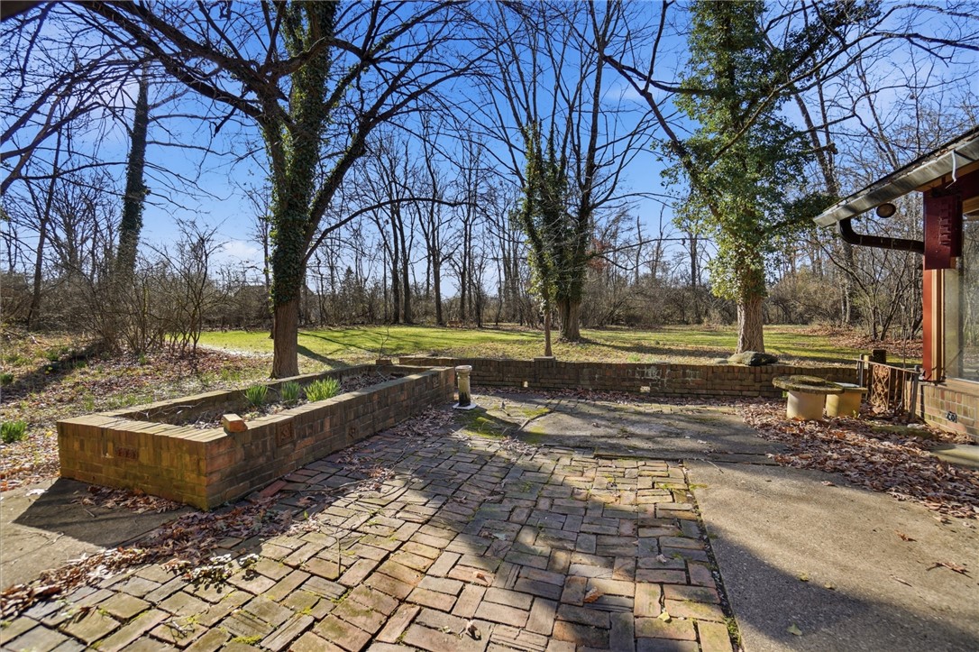 2438 Signal Hill Road Springfield, OH 45504 - Photo 4 of 20