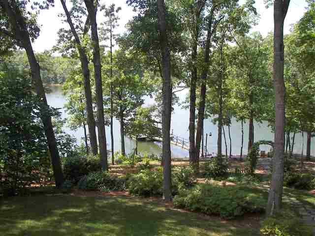 635 Seminole Point Road Fair Play, SC 29643 - Photo 2 of 24 Gallery Image 2