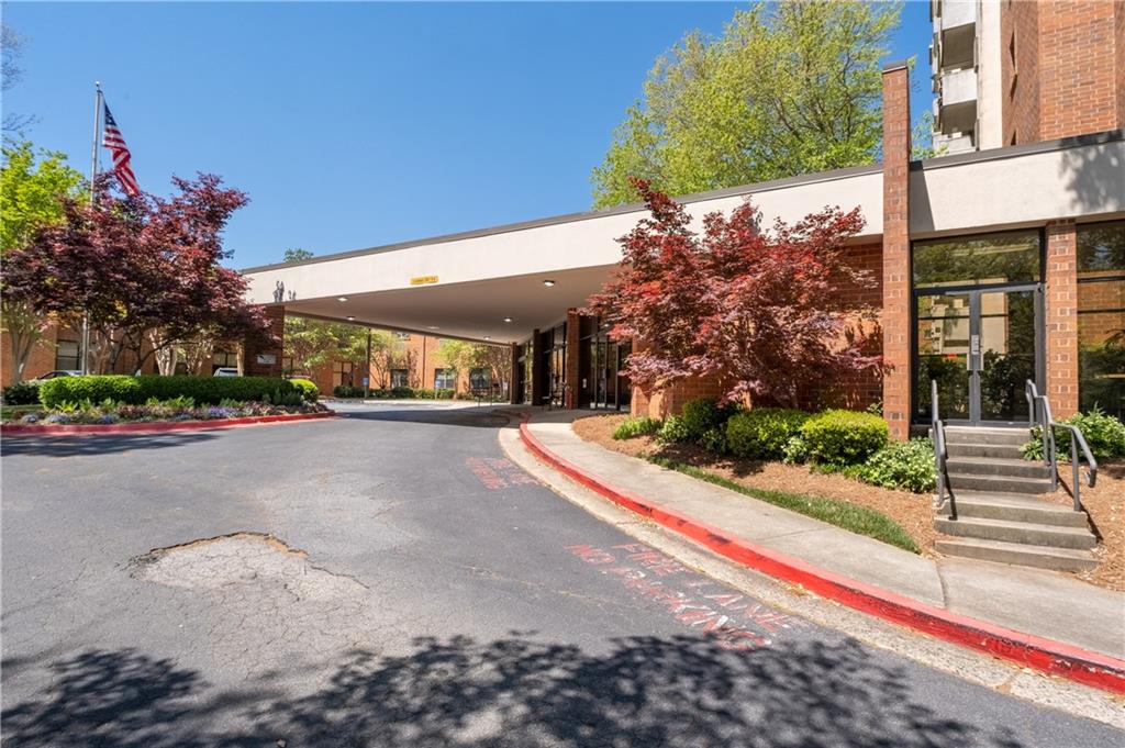 300 Johnson Ferry Road, Unit B915 Sandy Springs, GA 30328 - Photo 2 of 31 Gallery Image 2