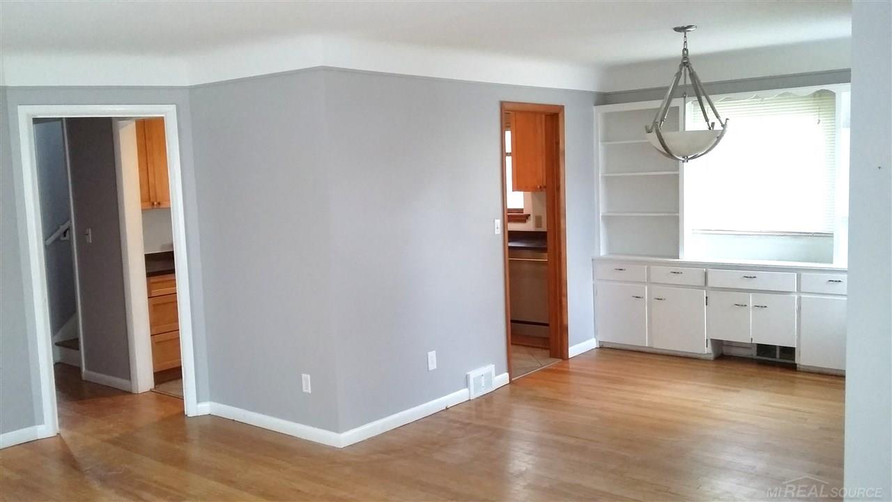 2057 Wiltshire Road Berkley, MI 48072 - Photo 13 of 36