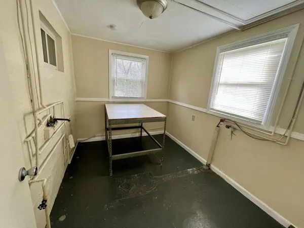 $129,950 | 3938 Virginia Avenue Northwest, Roanoke, VA 24017