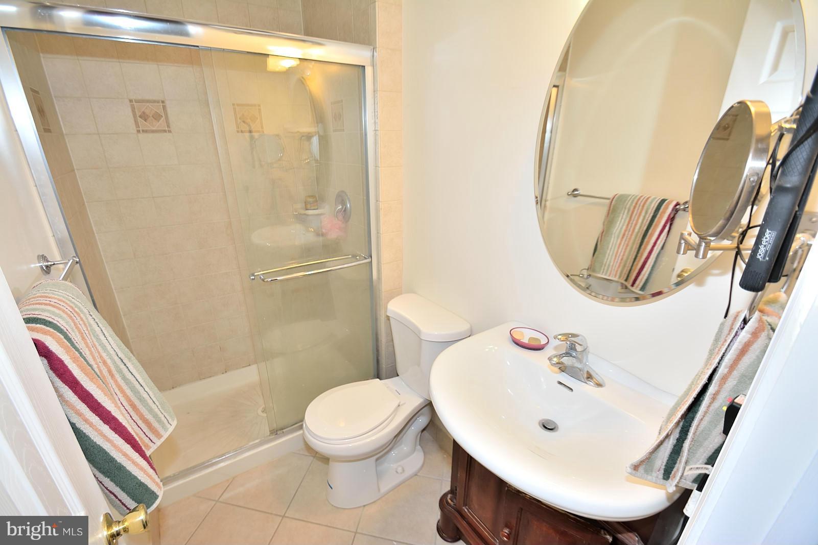 9522 Stevebrook Road Fairfax, VA 22032 - Photo 12 of 25 Bath (Master)