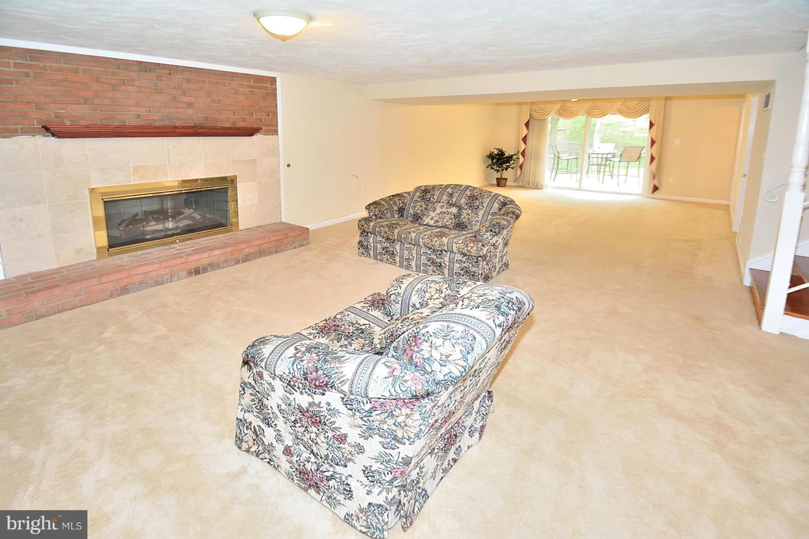 9522 Stevebrook Road Fairfax, VA 22032 - Photo 18 of 25 Family Room