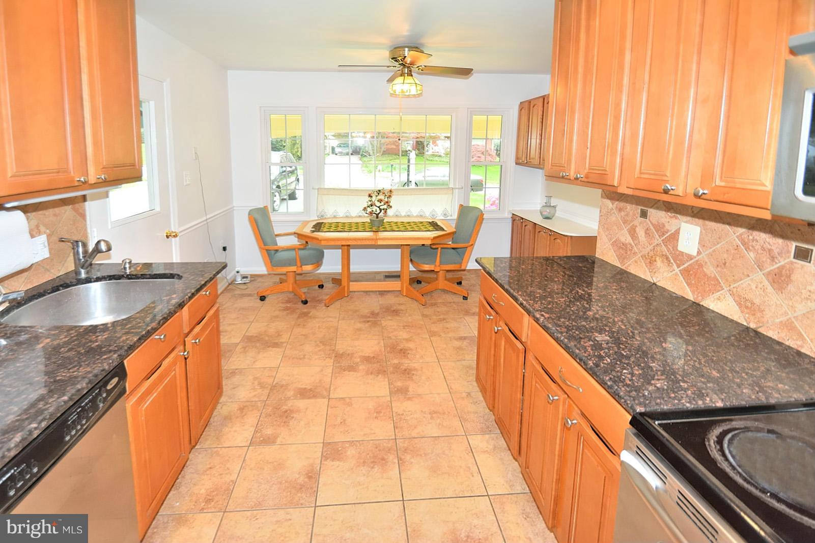 9522 Stevebrook Road Fairfax, VA 22032 - Photo 6 of 25 Kitchen