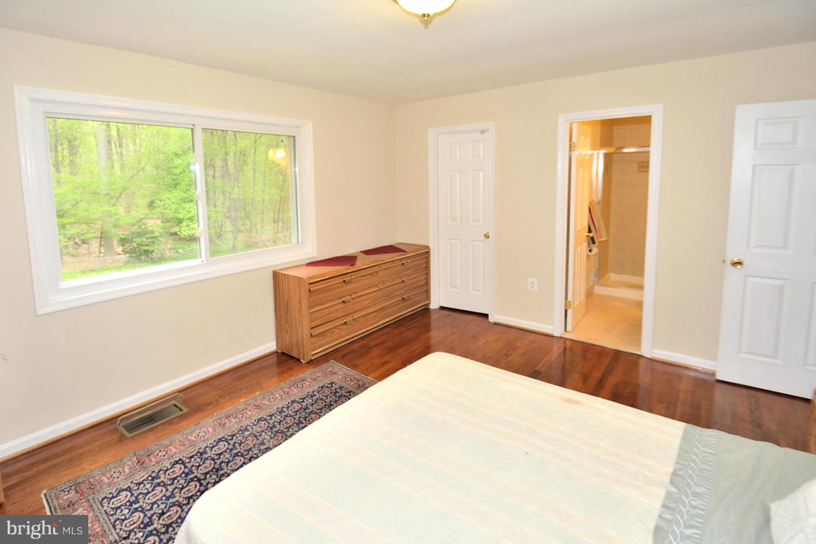 9522 Stevebrook Road Fairfax, VA 22032 - Photo 10 of 25 Bedroom (Master)