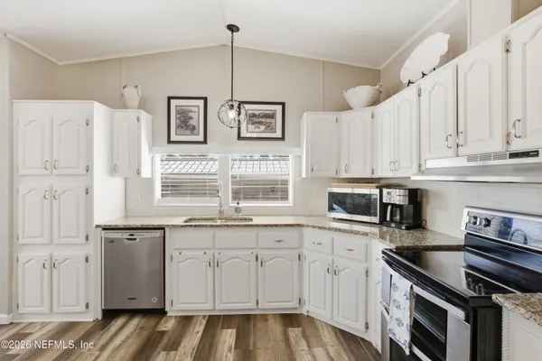 $450,000 | 128 Jill Lane, Satsuma, FL 32189