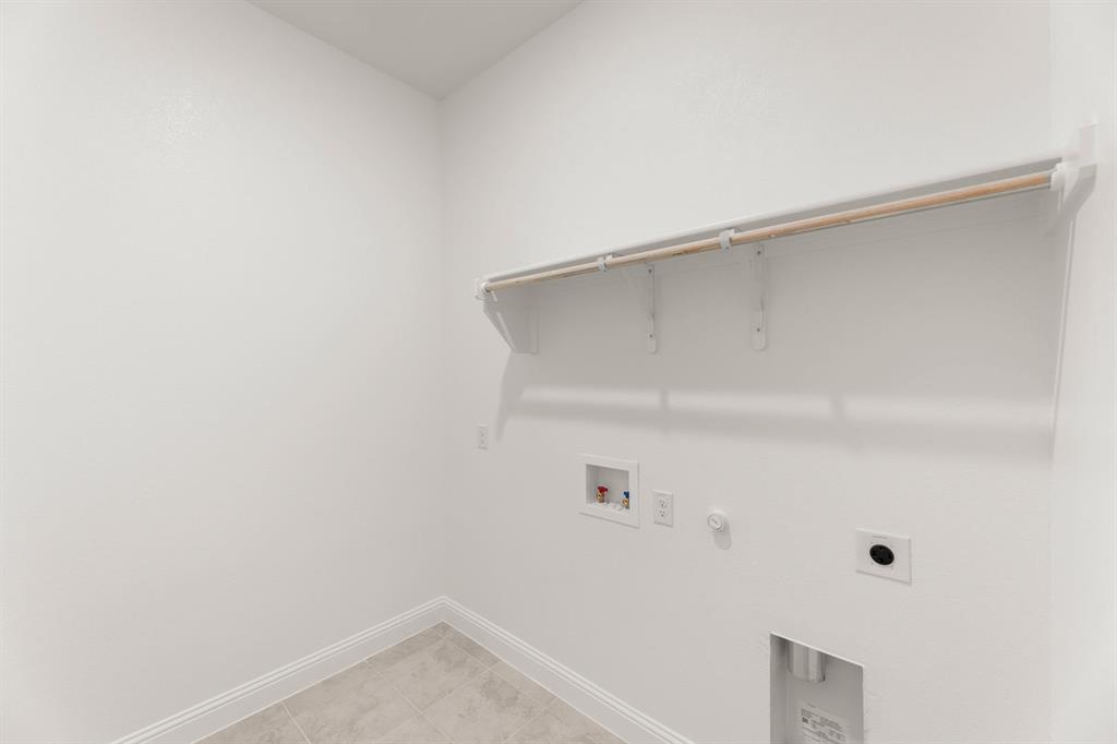 713 Seahawk Street Joshua, TX 76058 - Photo 23 of 31 a view of small space