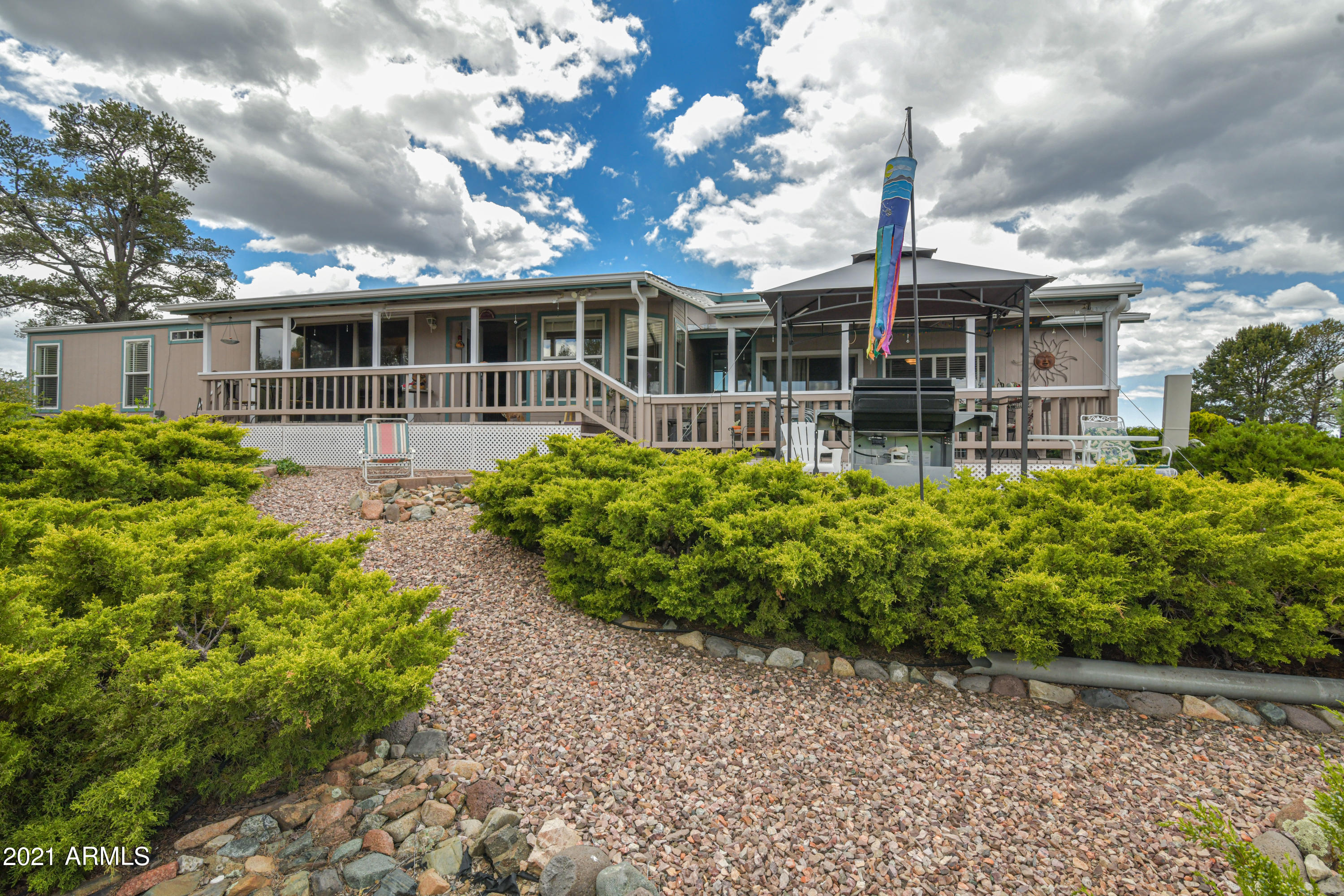 2561 Hilltop Road Prescott, AZ 86301 - Photo 26 of 32 Patio