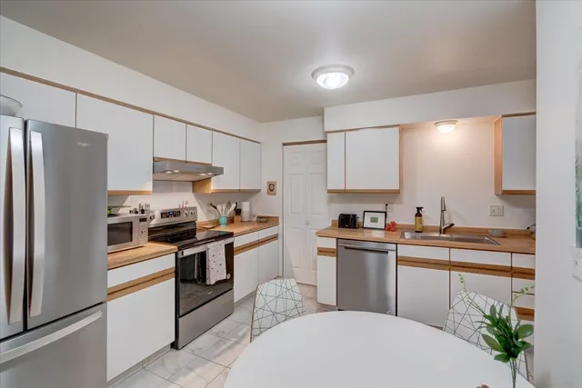 $299,000 | 3114 Creekview Drive, Unit 4, Middleton, WI 53562