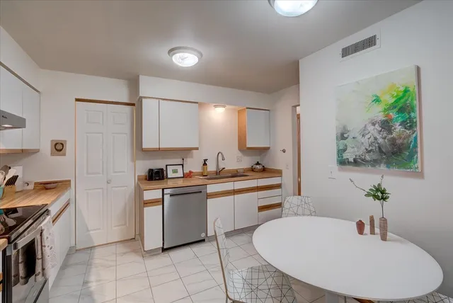 $299,000 | 3114 Creekview Drive, Unit 4, Middleton, WI 53562