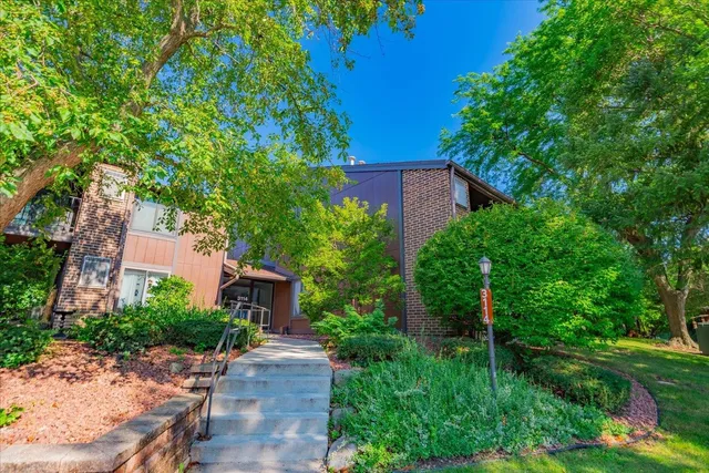 $299,000 | 3114 Creekview Drive, Unit 4, Middleton, WI 53562